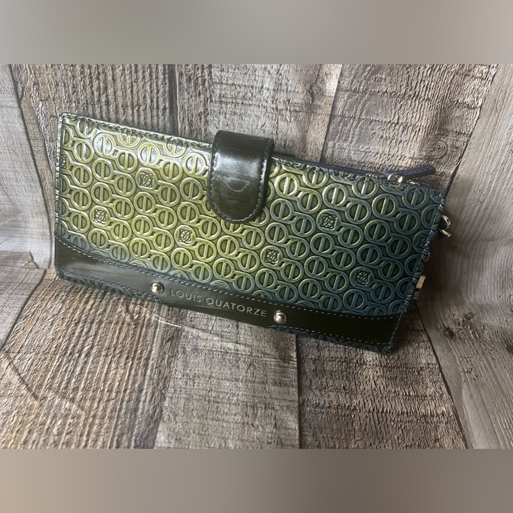 Louis Quatorze Patent Leather wallet Snap Closure